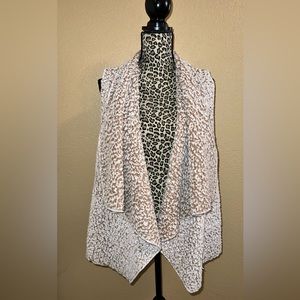 Wild Stitch soft, fluffy waterfall drape vest One Size oatmeal color